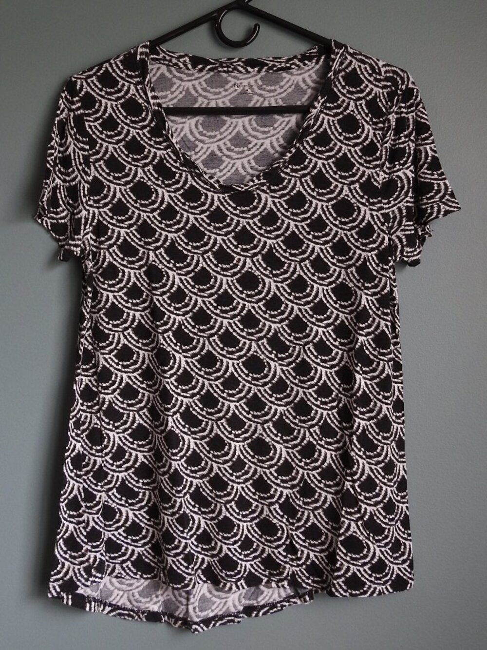 2/$15 New Directions Scoop Neck Blouse - Medium